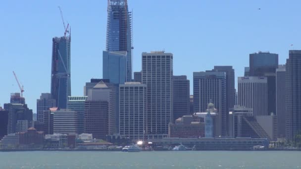 サンフランシスコ カリフォルニア アメリカのトレジャー島から見たサンフランシスコのスカイライン — ストック動画