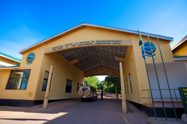 Tanzanya 'daki Ngorongoro Krateri' ne giriş