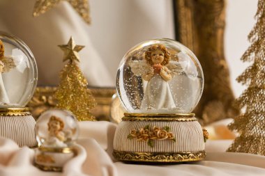 Gelecek sezon için Noel süslemesi