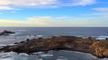 Pasifik Okyanusu Point Lobos Eyaleti Doğal Rezervi, Kaliforniya, ABD. Point Lobos koruma alanları çok çeşitli balıklara, omurgasızlara, kuşlara ve deniz memelilerine barınak sağlar.