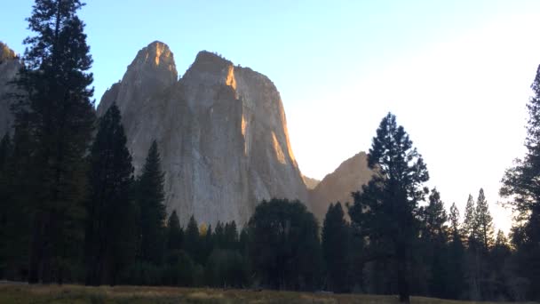 Uitzicht Bossen Bergen Yosemite National Park Sierra Nevada Californië — Stockvideo