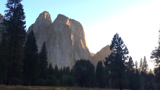 Kilátás Erdőkre Hegyekre Yosemite Nemzeti Parkban Sierra Nevada Kalifornia — Stock videók