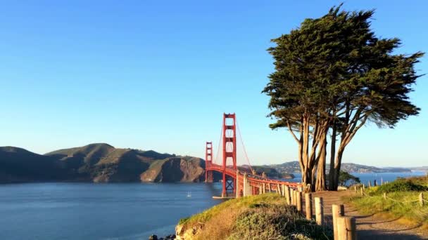 Most Golden Gate Jak Vidět Baker Beach Při Západu Slunce — Stock video