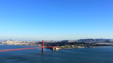 Golden Gate Köprüsü 'nün panoramik manzarası Chrissy, California, ABD' de görüldü.