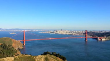 Golden Gate Köprüsü 'nün panoramik manzarası Chrissy, California, ABD' de görüldü.