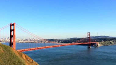 Golden Gate Köprüsü 'nün panoramik manzarası Chrissy, California, ABD' de görüldü.