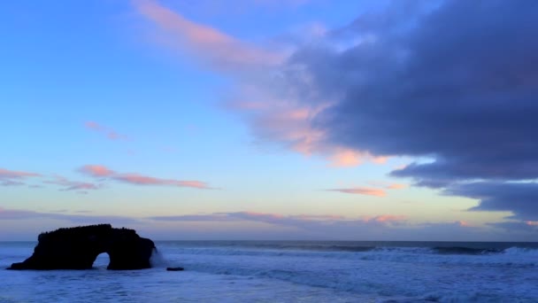 位于加利福尼亚州圣克鲁斯市自然桥海滩的落日 — 图库视频影像