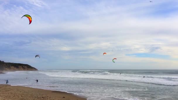 Big Basin State Beach Californië Februari 2016 Kitesurfers Aan Het — Stockvideo