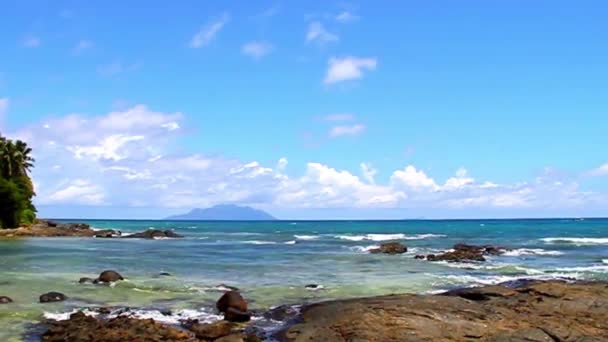 塞舌尔群岛上的印度洋 这个由115个岛屿组成的国家 首都维多利亚 位于东非大陆以东1500公里处 — 图库视频影像