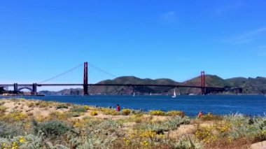 Golden Gate Köprüsü, Chrissy, California, ABD 'den görülmektedir.
