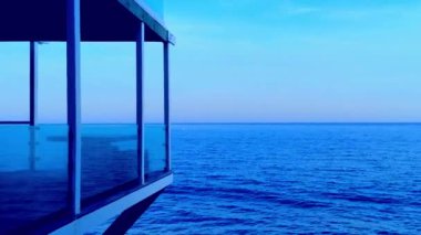 Günbatımında Malibu 'daki Zuma Plajı' nda modern bina, Kaliforniya, ABD