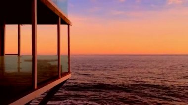 Günbatımında Malibu 'daki Zuma Plajı' nda modern bina, Kaliforniya, ABD
