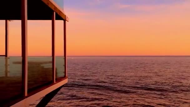 Modern Gebouw Zuma Beach Malibu Bij Zonsondergang Californië Verenigde Staten — Stockvideo