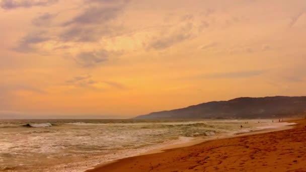 Zuma Beach Malibu Bij Zonsondergang Californië Verenigde Staten — Stockvideo