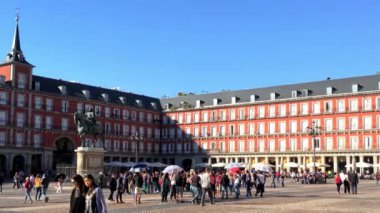 MADRID, İspanya, Ekim 2016: Madrid Plaza Belediye Başkanı, Madrid 'in orta kesiminde önemli bir turizm beldesi.