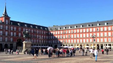 MADRID, İspanya, Ekim 2016: Madrid Plaza Belediye Başkanı, Madrid 'in orta kesiminde önemli bir turizm beldesi.