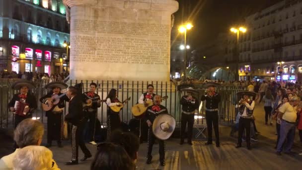 Мадрид Испания Октябрь 2016 Уличные Исполнители Площади Пуэрта Дель Соль — стоковое видео