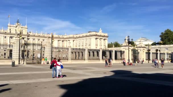 Madrid Spanien Oktober 2016 Menschen Königlichen Palast Oktober 2016 Madrid — Stockvideo