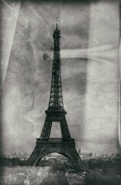 Paris, Fransa 'daki Eyfel Kulesi' nin klasik kartpostal tarzı görüntüsü