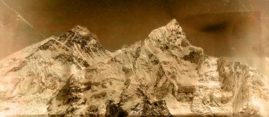 Dağın zirvesi. Nepal 'de Everest ve Nuptse, Kala Pattar' da görüldüğü gibi.