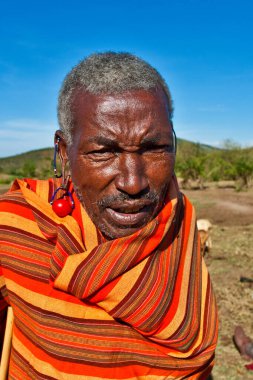 15 Ekim 2012 'de Kenya' daki Maasai Mara 'da kimliği belirsiz Masai halkı. Masailer, Kenya ve kuzey Tanzanya 'da bulunan yarı göçebe bir etnik gruptur.