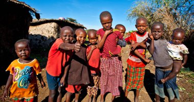 Tanımlanamayan Masai çocukları 15 Ekim 2012 'de Kenya' daki Maasai Mara 'da. Masailer, Kenya ve kuzey Tanzanya 'da bulunan yarı göçebe bir etnik gruptur..