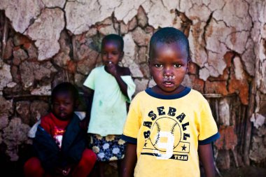 Tanımlanamayan Masai çocukları 15 Ekim 2012 'de Kenya' daki Maasai Mara 'da. Masailer, Kenya ve kuzey Tanzanya 'da bulunan yarı göçebe bir etnik gruptur..