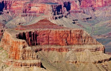 Büyük Kanyon, Arizona, Usa. Büyük Kanyon, ABD 'nin Arizona eyaletindeki Colorado Nehri tarafından oyulmuş dik kenarlı bir kanyondur.