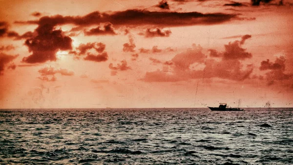 Solnedgång Över Indiska Oceanen Den Vackra Tropiska Paradisön Maldiverna — Stockfoto