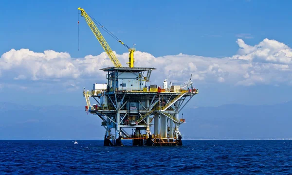 Large Pacific Ocean Offshore Oil Rig Drilling Platform Southern Coast — Stock Photo, Image