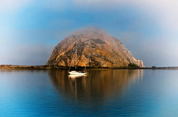 Morro Rock Bei Morro Bay Kalifornien Usa — Stockfoto