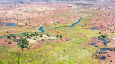 Botswana, Afrika 'daki Okavango Deltası' nın havadan görünüşü
