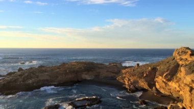 Pasifik Okyanusu Point Lobos Eyaleti Doğal Rezervi, Kaliforniya, ABD. Point Lobos koruma alanları çok çeşitli balıklara, omurgasızlara, kuşlara ve deniz memelilerine barınak sağlar.
