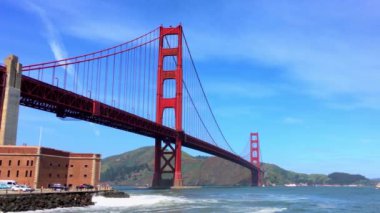 Golden Gate Köprüsü, San Francisco, California, 4K görüntü, yaklaşık Nisan 2017
