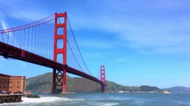 Golden Gate Köprüsü, San Francisco, California, 4K görüntü, yaklaşık Nisan 2017