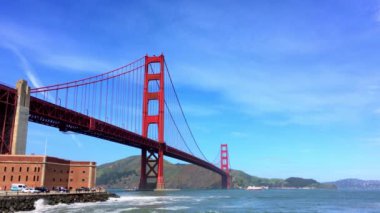 Golden Gate Köprüsü, San Francisco, California, 4K görüntü, yaklaşık Nisan 2017