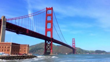 Golden Gate Köprüsü, San Francisco, California, 4K görüntü, yaklaşık Nisan 2017