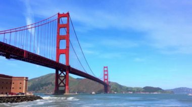 Golden Gate Köprüsü, San Francisco, California, 4K görüntü, yaklaşık Nisan 2017