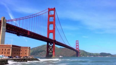 Golden Gate Köprüsü, San Francisco, California, 4K görüntü, yaklaşık Nisan 2017