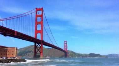 Golden Gate Köprüsü, San Francisco, California, 4K görüntü, yaklaşık Nisan 2017