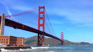 Golden Gate Köprüsü, San Francisco, California, 4K görüntü, yaklaşık Nisan 2017