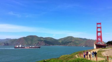Golden Gate Köprüsü Baker Sahili 'nden gün batımında, San Francisco, Kaliforniya, ABD 