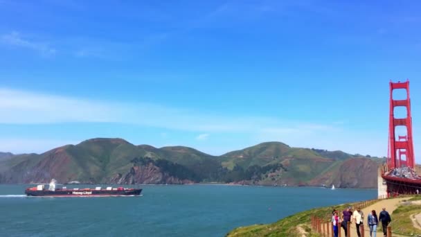 Most Golden Gate Jak Vidět Baker Beach Při Západu Slunce — Stock video