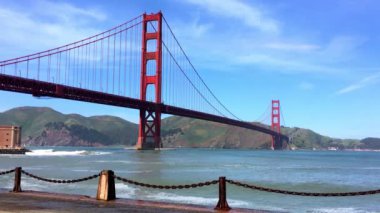 Golden Gate Köprüsü Baker Sahili 'nden gün batımında, San Francisco, Kaliforniya, ABD 