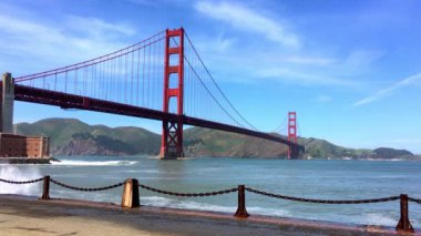 Golden Gate Köprüsü Baker Sahili 'nden gün batımında, San Francisco, Kaliforniya, ABD 