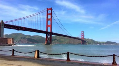Golden Gate Köprüsü Baker Sahili 'nden gün batımında, San Francisco, Kaliforniya, ABD 