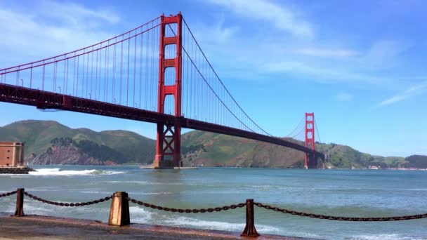 Most Golden Gate Jak Vidět Baker Beach Při Západu Slunce — Stock video