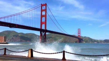 Golden Gate Köprüsü Baker Sahili 'nden gün batımında, San Francisco, Kaliforniya, ABD 