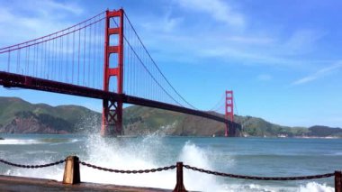 Golden Gate Köprüsü Baker Sahili 'nden gün batımında, San Francisco, Kaliforniya, ABD 