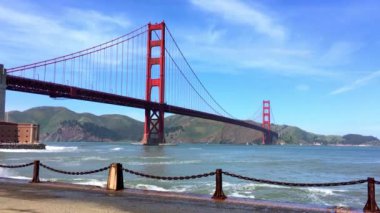 Golden Gate Köprüsü Baker Sahili 'nden gün batımında, San Francisco, Kaliforniya, ABD 